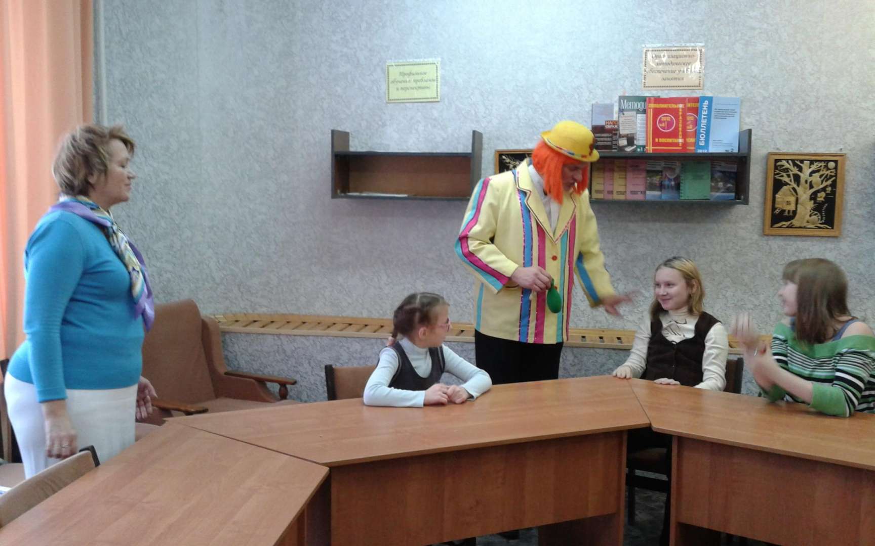 Дворец юношеского творчества ижевск. Дом детского творчества Ижевск. Дом детского юношеского творчества Ижевск. Центр детского творчества Ижевск. ДДЮТ Ижевск.